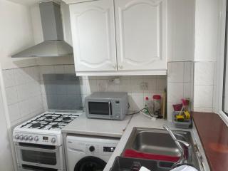 Olives Stay - Romford - 5