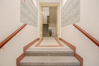 Quiet and chic Studio with AC - 10 min to the centre - Prague - 4