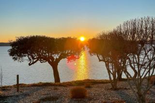 Studio Retreat with Stunning View - Close to Beaches - 6