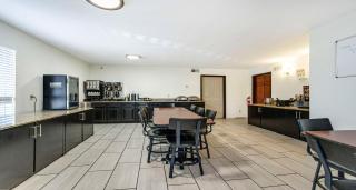 SureStay Plus Hotel by Best Western Sacramento North - Sacramento - 4