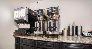 SureStay Plus Hotel by Best Western Sacramento North - Sacramento - 3