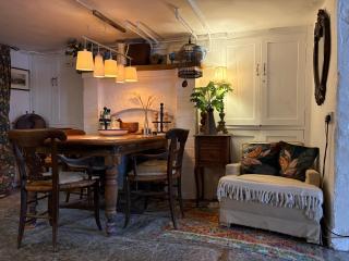 Charming Historic Apartment Adjoining Beautiful Central Taunton Park - 1