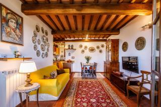 Top of hill, with view on Siena, Chianti and Crete - Montaperti - 5