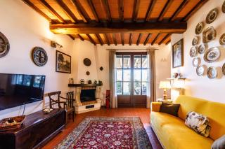 GuestHost - Top of hill with Siena & Chianti view - 1