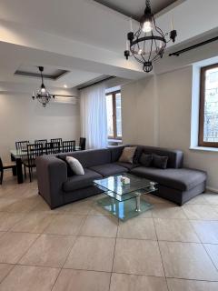 Spacious modern city centre - Erevan - 0