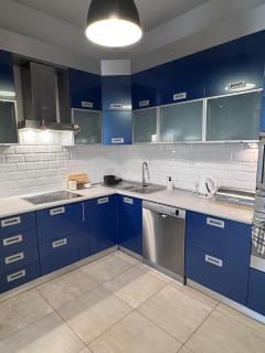 Spacious modern city centre - 1