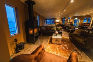 Skata Boutique Hotel - Henningsvaer - 9