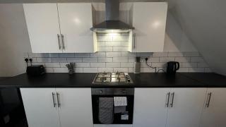 Double Bed - Fast WiFi - Free Parking - 1 Bedroom in 4 Bedroom House PS3 - Grimsby - 1
