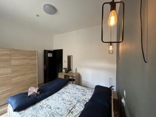 Central Sliema Airconditioned and Spacious - 6