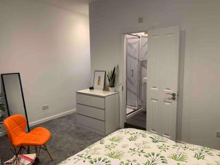 Beautiful Double Ensuite Room - 1