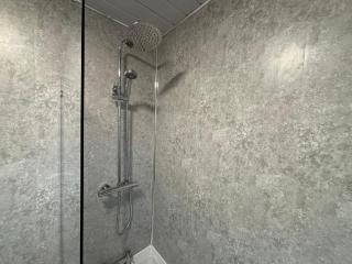 Perfect for NHS Staff & Contractors - Fast WiFi - 1 Bedroom in 4 Bedroom House CD2 - Scartho - 3