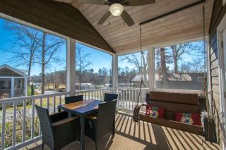Cozy 1BR Tiny Home with Pool Access and Free Tix - 0