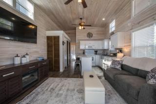 Cozy 1BR Tiny Home with Pool Access and Free Tix - 7