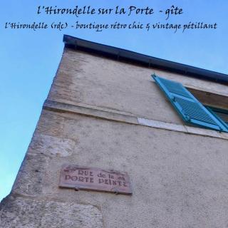 l'Hirondelle sur la Porte - 3
