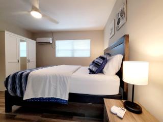 Special Price 1 Bedroom Apt 305 3 mi to beach! - 4