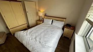 Contractors - NHS Staff - Next to Hospital - 1 Bedroom in 4 Bedroom House SR1 - Scartho - 3
