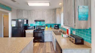 Beach Home with Private Pool & Beach Access- Sleeps 6 - Gulf Shores - 2