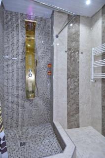 Spacious 2-Bedroom Apartment with Breathtaking City Views in the Heart of the City Center - Erevan - 9