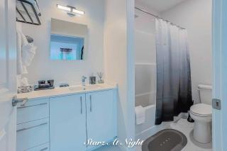 New Luxurious Suite Near Halifax Airport - Starz At Night - 3