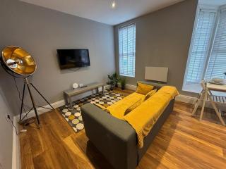 1bed Flat - Contractors Welcome & Fast WiFi - Cleethorpes - 0