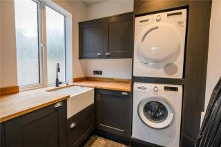 King Bed - Shared Bathroom, WiFi & Ample Parking - 1 Bedroom in 4 Bedroom House HA3 - Humberston - 6