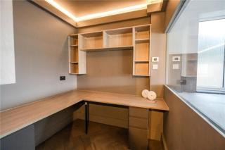 King Bed - En-Suite, Fast WiFi & Ample Parking - 1 Bedroom in 4 Bedroom House HA4 - Humberston - 5
