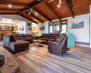 Sequoia Retreat with Hot Tub Fire Pit and Views - Three Rivers - 5