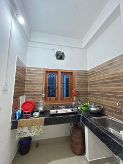 Cozy Quarters - Guwahati - 9