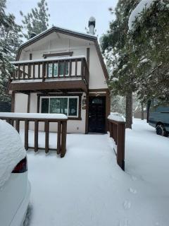 Comfy Modern Big Bear Cabin - 0