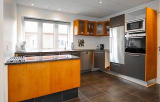 Amazing Home In Bredebro - Bredebro - 5