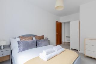 Contemporary 2BD Flat w Patio in East London - Londra - 1