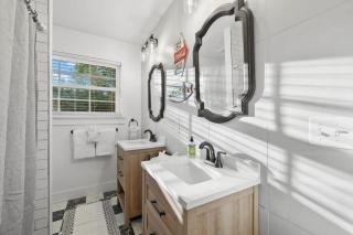 2 bedroom 1 bath pool view Private suite - 4