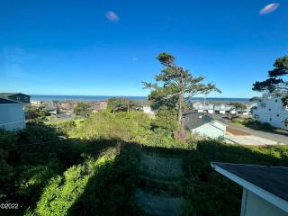 Pacific Peeks One - OceanView - EV Charger - Pet Friendly - Lincoln City - 5