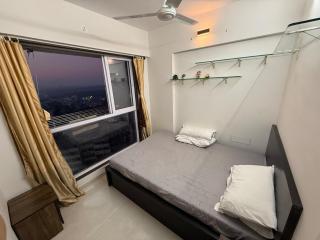 Creek View Studio Apartment - Mumbai - 3