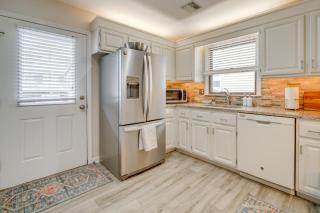 Steps to Beach Townhome with Balcony in Ocean City - Ocean City - 3
