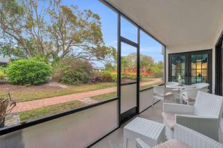 First Floor Deluxe Condo -Updated and Chic - Naples - 6
