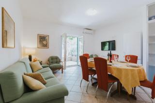 First Row Seafront Apartments in Stanići - Stanići - 2