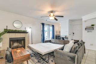 Less Than 1 Mi to Beach Galveston Condo with Fenced Patio - Galveston - 6