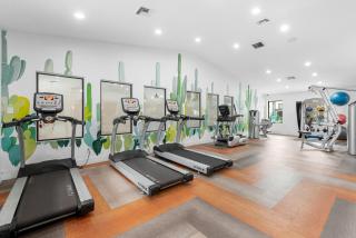 Sleek 2BR Near ASU, Pool, Grill, Parking,PetFrndly - Tempe - 3