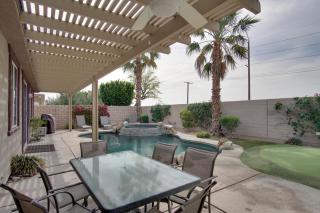 Indio Getaway with Private Pool and Putting Green - Indio - 9