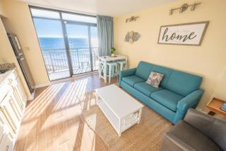 Oceanfront Views, Recently Renovated Kitchen,Pools - 0