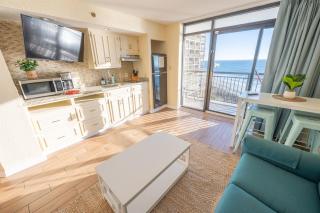 Oceanfront Views, Recently Renovated Kitchen,Pools - Myrtle Beach - 3