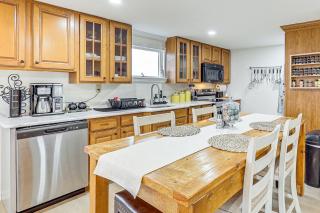 Walk to Beaches and Marina Fortescue Hideaway - 9