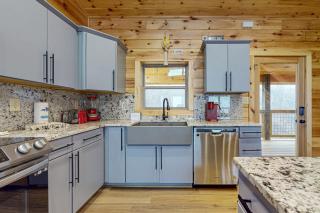 Hideaway Retreat - Sevierville - 4