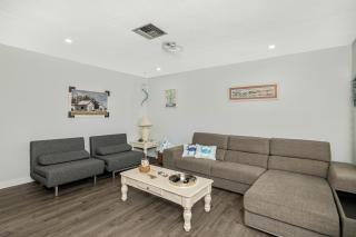 Beautiful Naples Home, walk or bike to the beach! - Naples - 5
