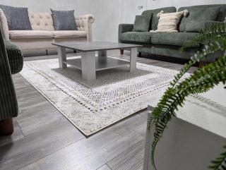 Large 4 Bed Hse, Sleeps 7, 3 BTH, Drive PRKG-4 Cars, M4-A329, Shinfield Studios, 10mins, Reading, Ascot & Legoland 20mins, Film Crew, Contractor & Family Friendly - Winnersh - 7