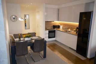 Elegant BW Two Bedroom Apartment-Promenade View - 3