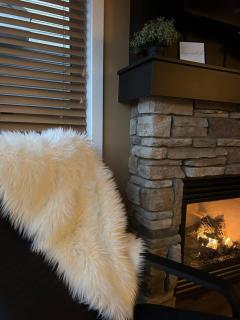 Exceptional Boutique Cottage with Incredible Lake View - 5