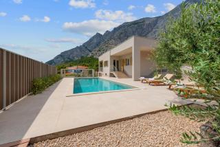 Summer House Lea - Villa with heated pool and sea view - Bast - 4