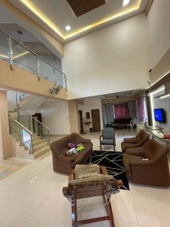 MOUNTAIN BREEZE VILLa - Lonavala - 9